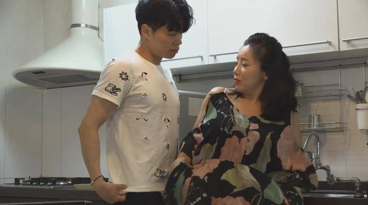 sex gái xinh hot Hoán đổi gia đình tạo cảm giác mới lạ cho cuộc vui